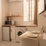 Le Balneo Jacuzzi Vieil Safranier Apartment