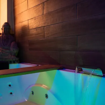 Apartmán Le Balneo Jacuzzi Vieil Safranier *