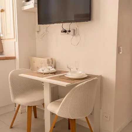 Le Balneo Jacuzzi Vieil Safranier *