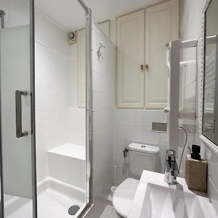 Le Balneo Jacuzzi Vieil Safranier Apartmán *