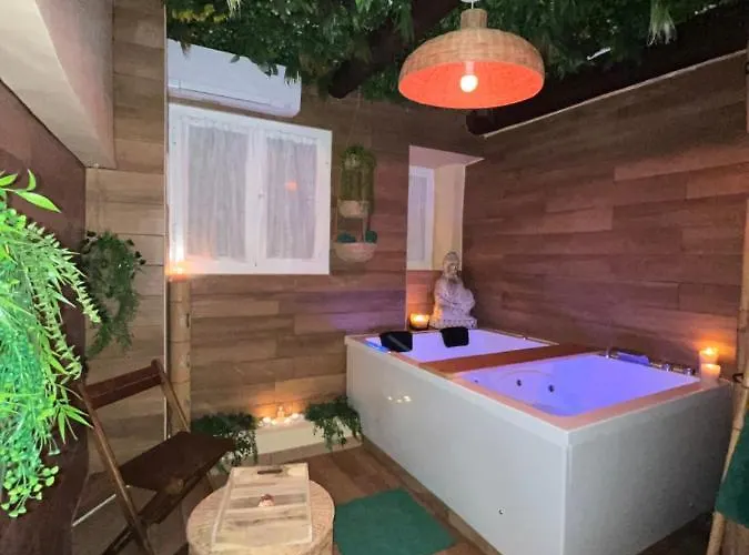 Apartment Le Balneo Jacuzzi Vieil Safranier Antibes